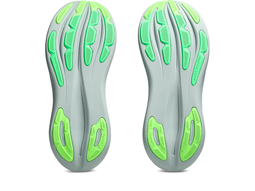 n28 COLD MOSS:ILLUMINATE GREEN1